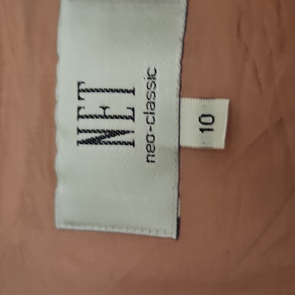 Women's Elegant Rose Blazer - Picture 2 of 5